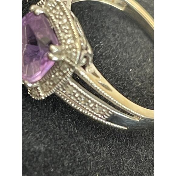 Women's 10K Gold Ring Amethyst Ring Size 7 GUC - Picture 2 of 9